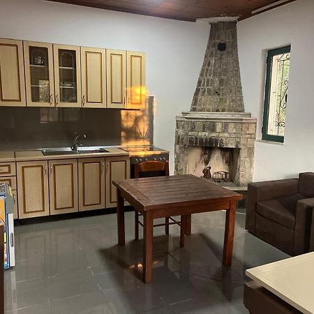 Nadir Bej Holiday Haus Shkoder Bagian luar foto