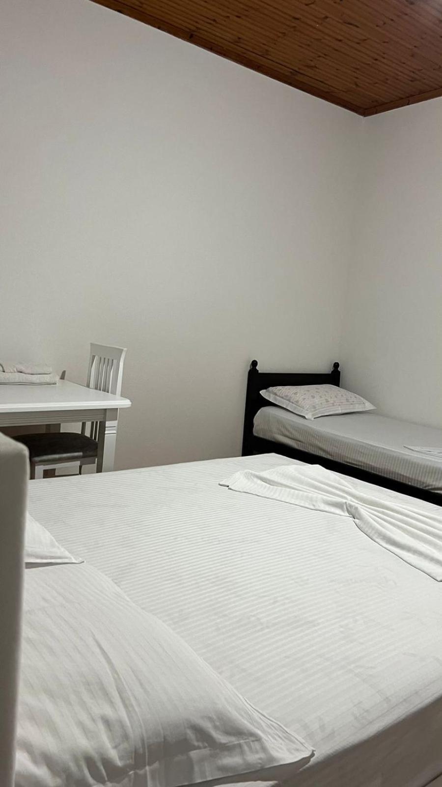 Nadir Bej Holiday Haus Shkoder Bagian luar foto