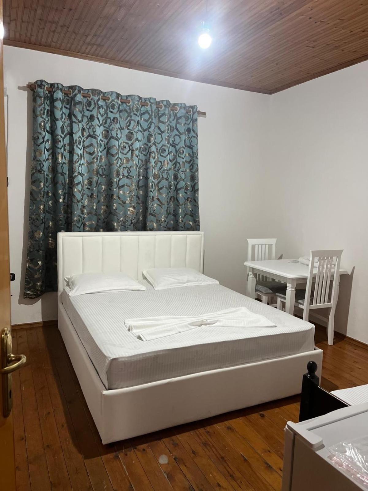 Nadir Bej Holiday Haus Shkoder Bagian luar foto